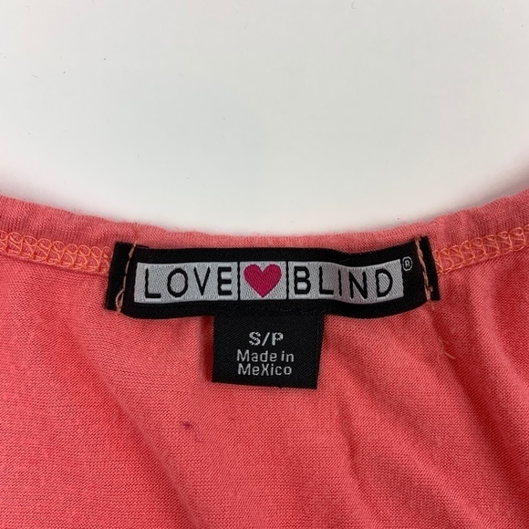 Love Blind Shirt Womens Small Round Neck Quarter Sleeve Scrunched Sides Pink - Picture 2 of 7
